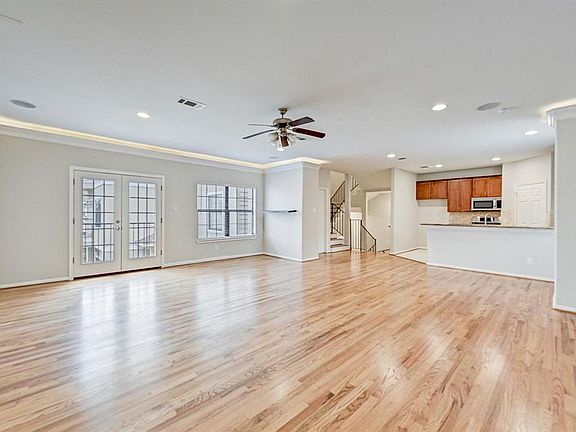 5th image of 4205 Marina Street #B