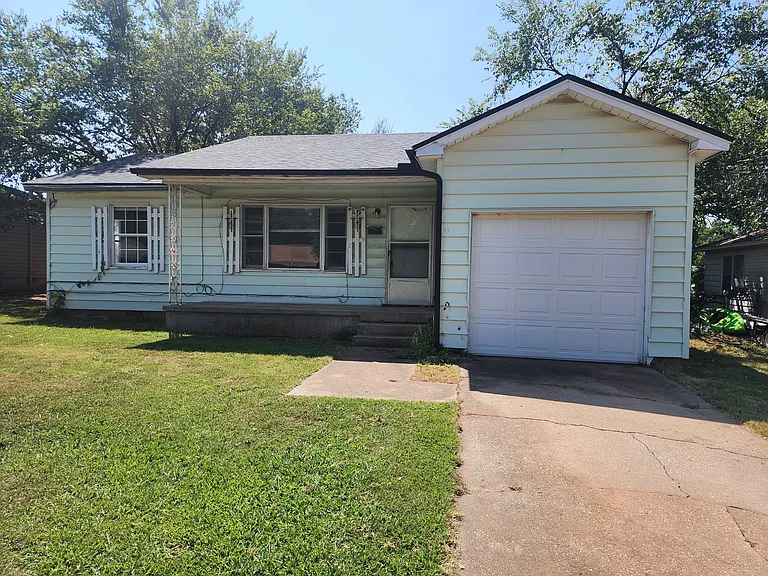519 E Anna St — Photo 1