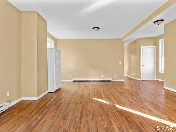 3rd image of 691 S Main St APT 3