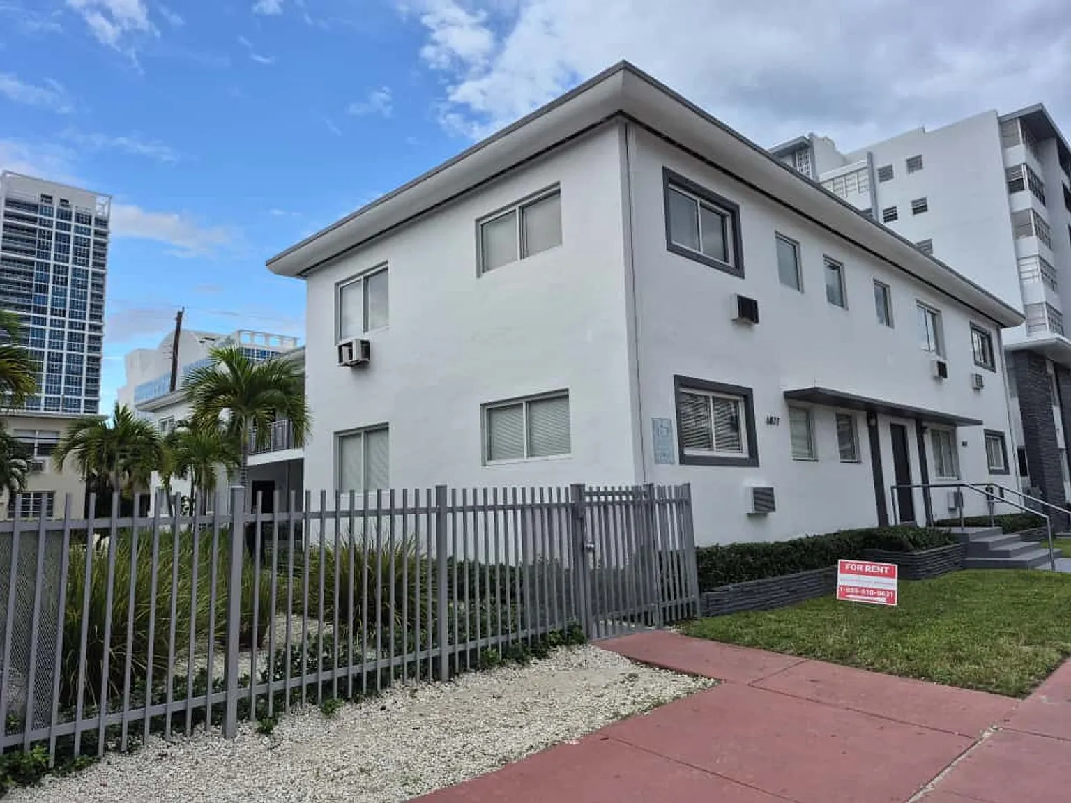 6877 Abbott Ave Miami Beach, FL 33141 — Photo 2