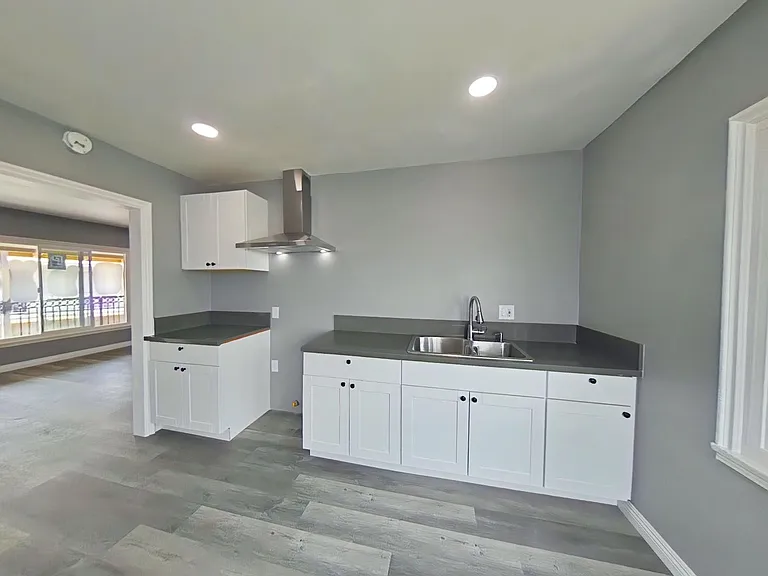 1119 N Mayfield Ave — Photo 10
