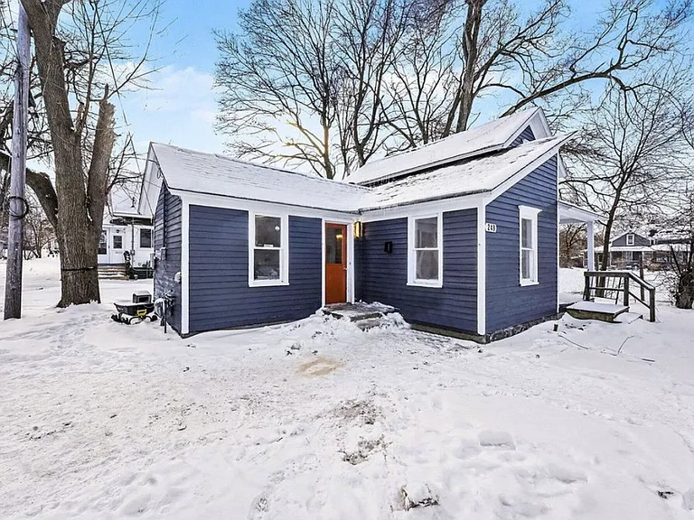 249 Washington Ave — Photo 5