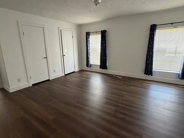 26421 Glenwood Dr — Photo 5