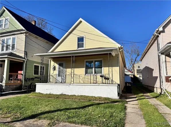 32 Cooke St, Lackawanna, NY 14218