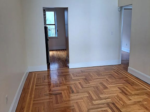 3rd image of 27 Broadway Ter APT 1B