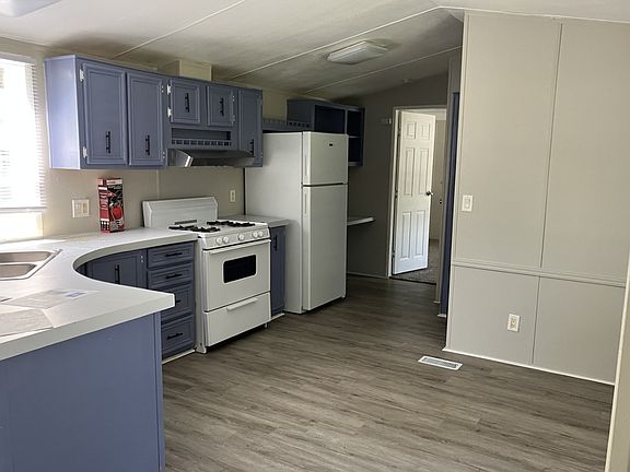 3rd image of 3000 Tuttle Creek Blvd #52