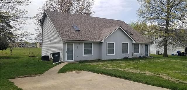 1st image of 301 & 303 N 9th St