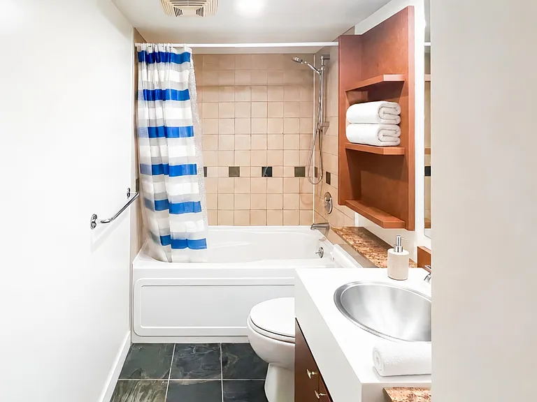 1438 Richards St #307 — Photo 18
