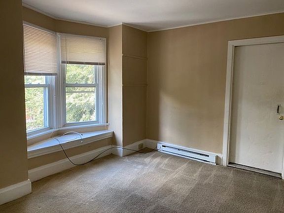 3rd image of 1623 Green St APT 3