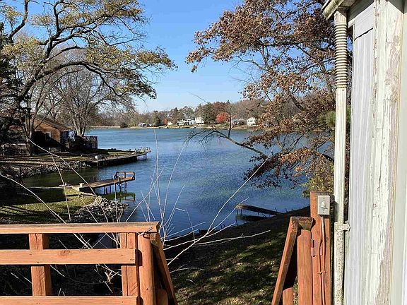 2nd image of 204 Lake Warren Dr