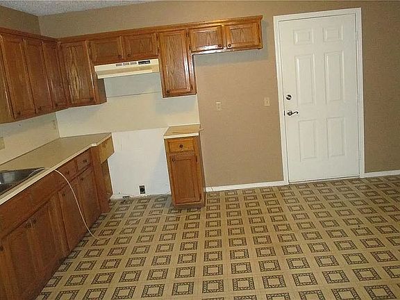 2nd image of 503 W Grober St