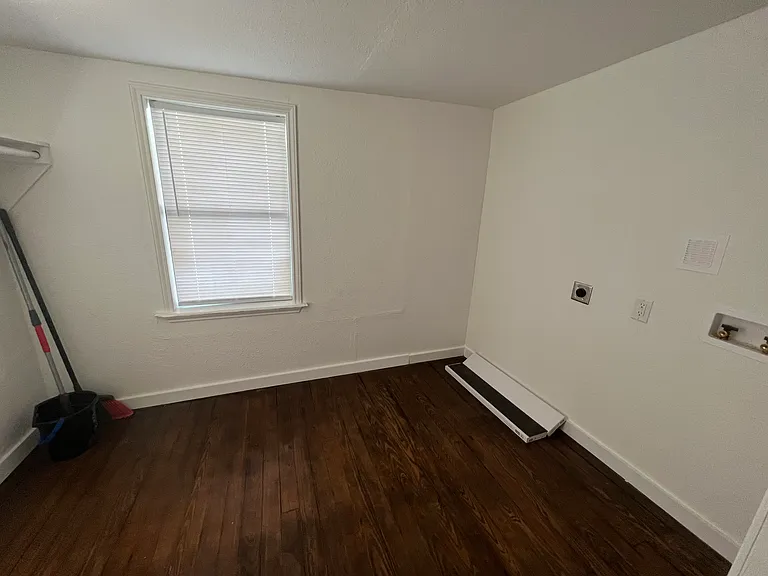361 College Dr — Photo 11