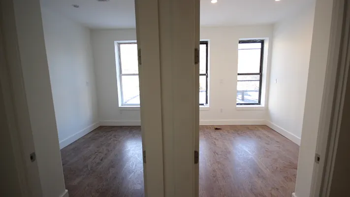 Rented by Nooklyn NYC LLC | media 36