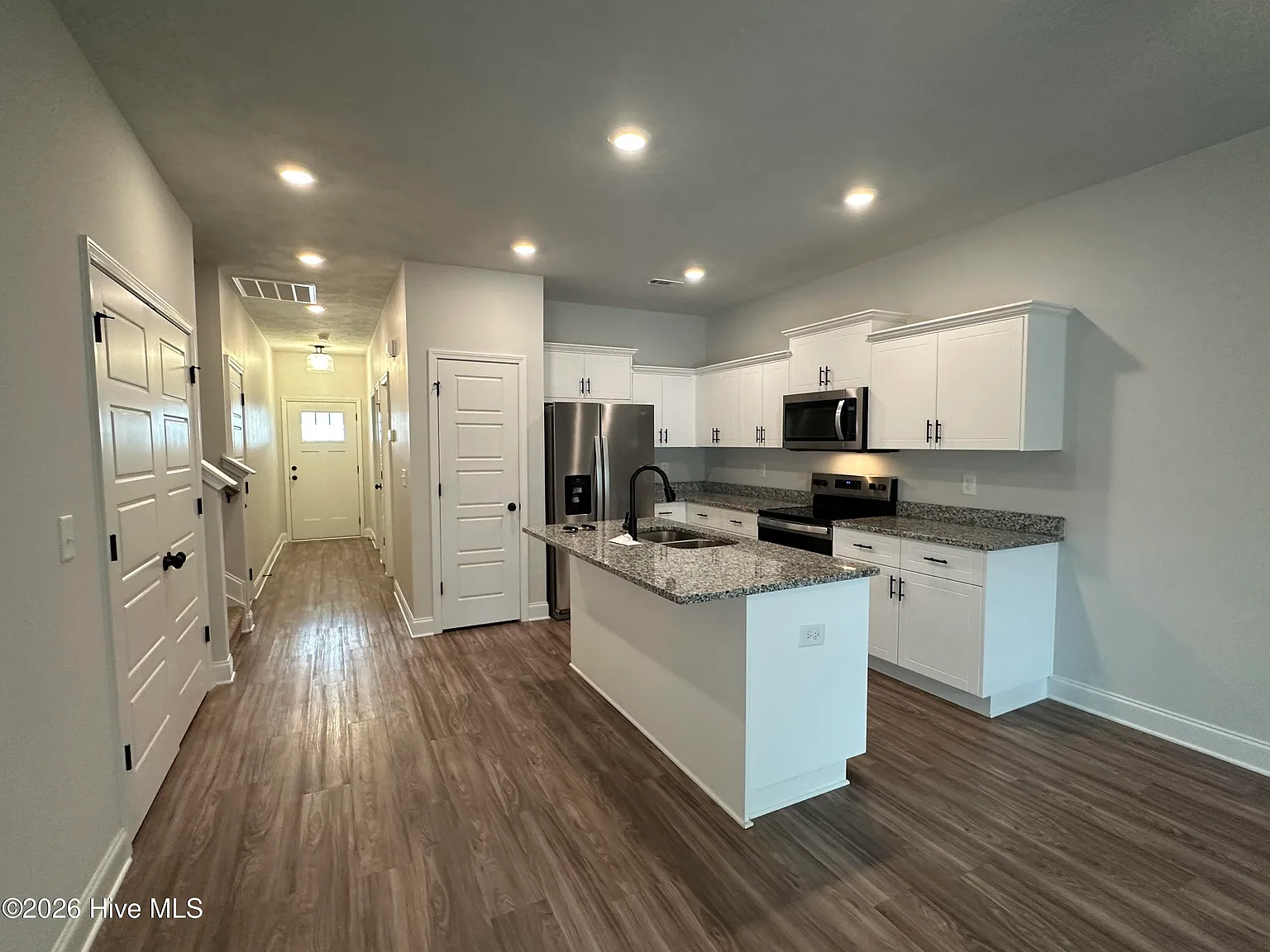 3 bed, 3.0 bath, $1,695 — Photo 2