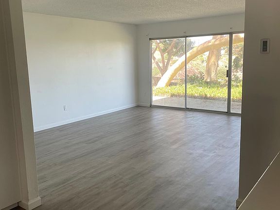 5th image of 2709 Marathon Dr #1