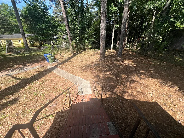 740 Casplan St SW — Photo 9