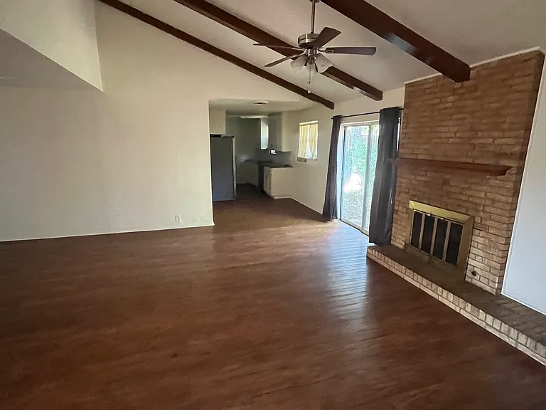 705 Michael Ln — Photo 11