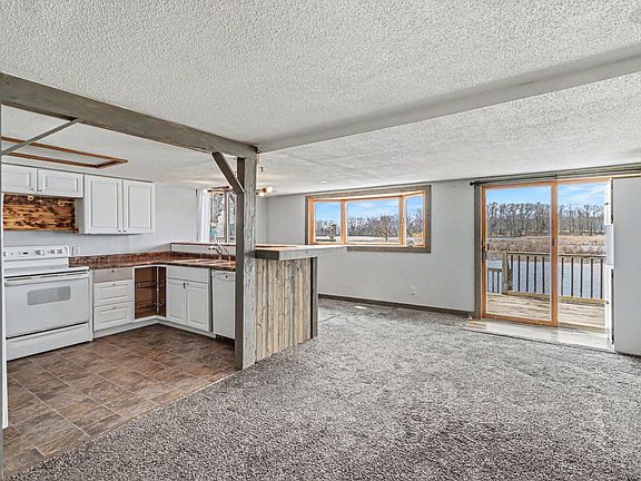4th image of 55530 Bucknell Ln