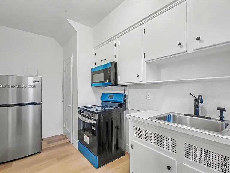 9160 NE 8th Ave #2J — Photo 13