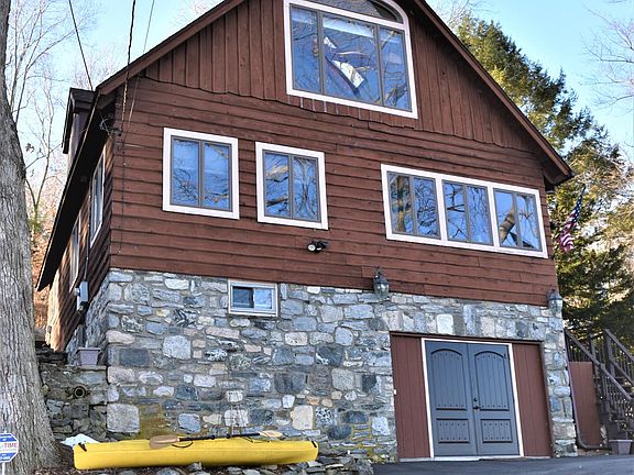 2nd image of 47 Grey Oaks Ct