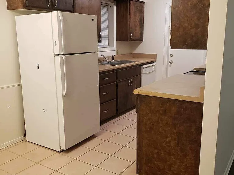 909 N Ray Rd #A — Photo 2