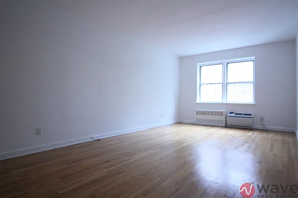 Rented by Wave Real Estate Group | media 2