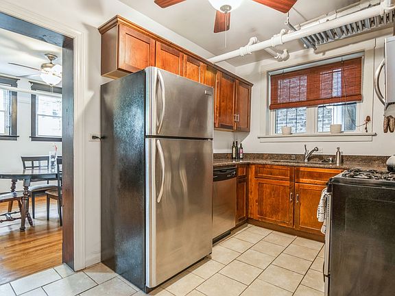 5th image of 2110 W Montrose Ave #G