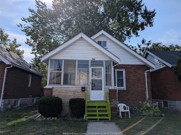 1781 Rooney St, Windsor, ON N9B 1L3