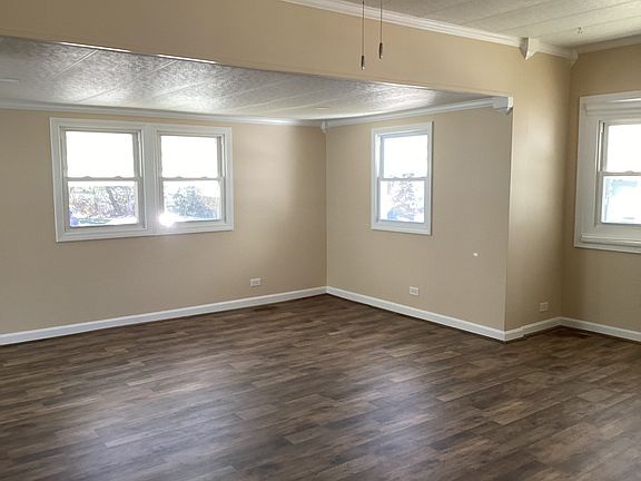 3rd image of 13 Natureway Cir