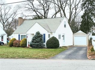 62 Arland Dr, Pawtucket, RI 02861