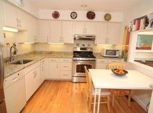 8 Greenfield Ln, Concord, MA 01742