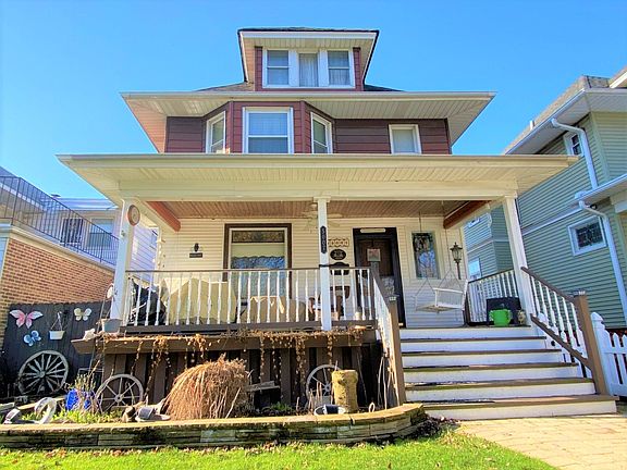 2nd image of 5007 W Berteau Ave