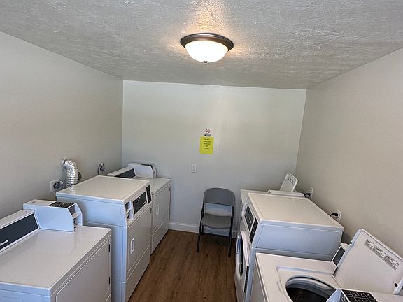 Campton Methodist Housing II- Onsite Laundry