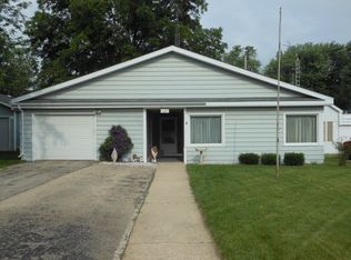 1127 Townsend St, Sycamore, IL 60178