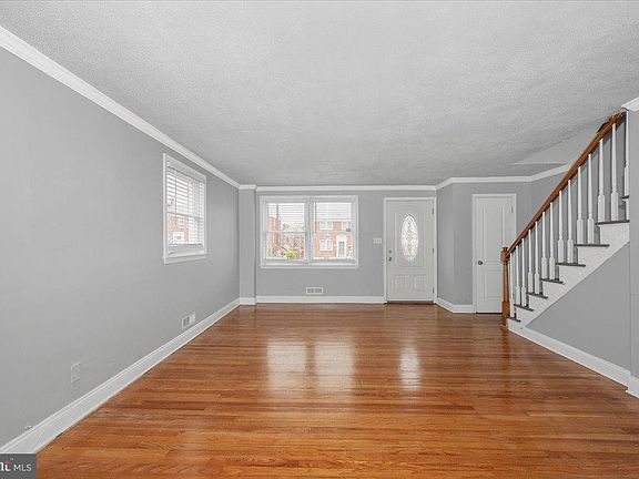 4th image of 1551 Langford Rd