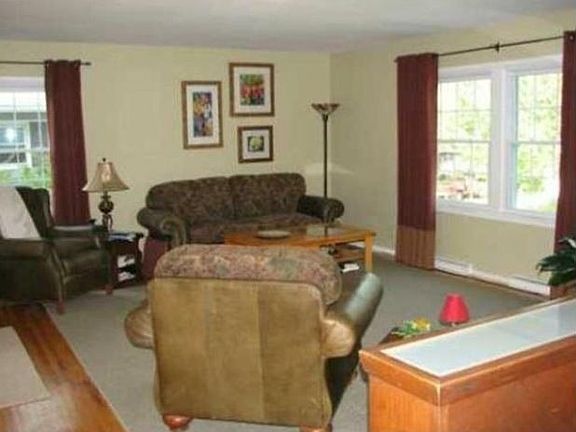 5th image of 73 Fairlawn Dr