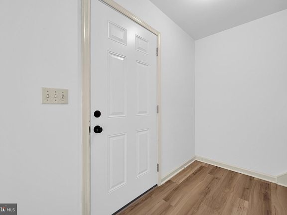 3rd image of 805 S 3rd St