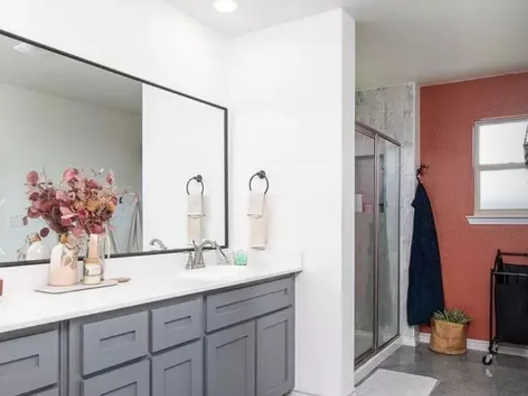 810 Freedom Cir — Photo 11