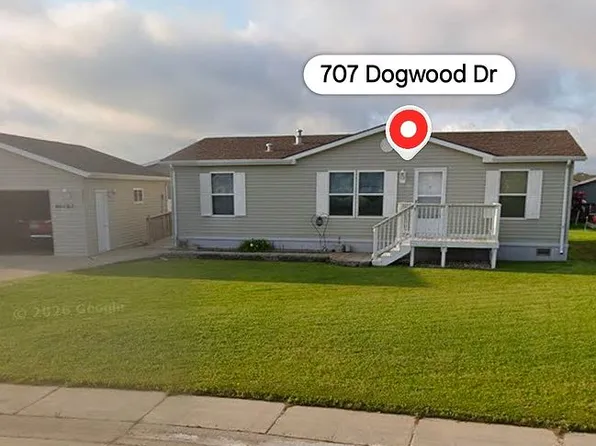 707 Dogwood Dr, Minot, ND 58701