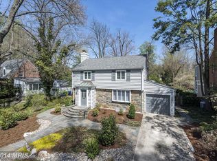 8905 Seneca Ln, Bethesda, MD 20817