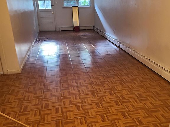 5th image of 4018 E Tremont Ave