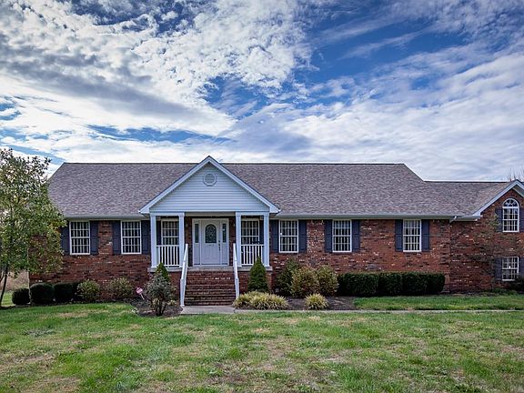2nd image of 1417 Goggins Ln