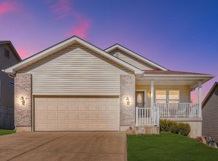 3145 Pin Oak Terrace Ct, Saint Louis, MO 63129