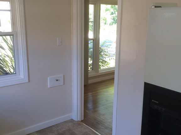 4th image of 800 McClatchy Way