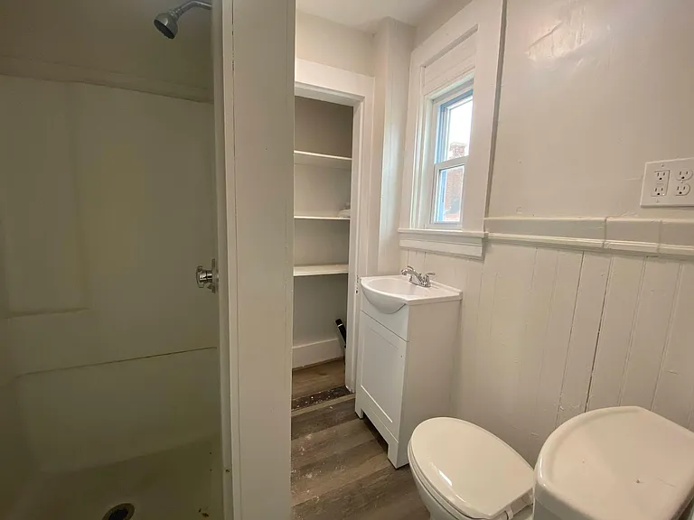 196 Main St #2 — Photo 21