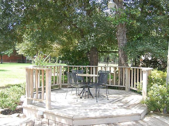 4th image of 915 Tall Pines Dr