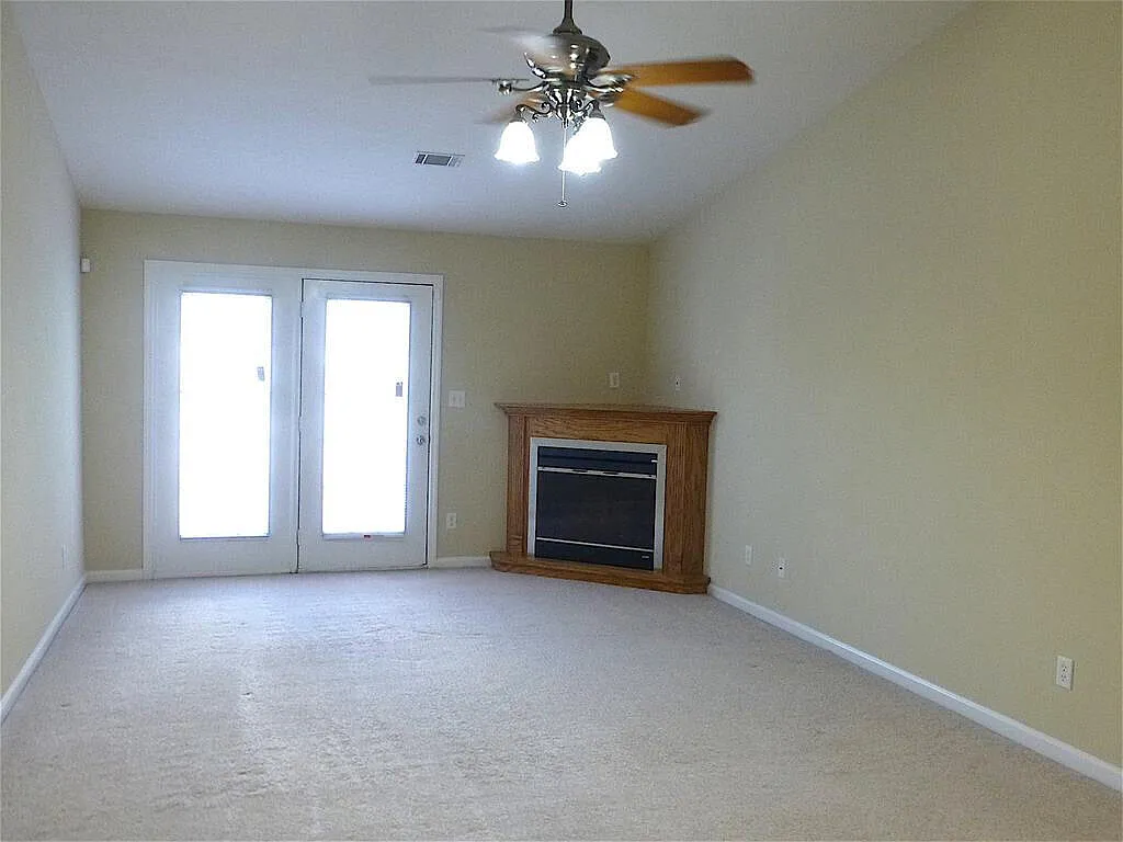 2 bed, 2.0 bath, 1100 sqft, $1,290 — Photo 4