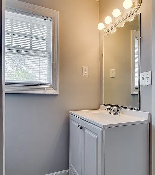 3708 Murphy Rd — Photo 15