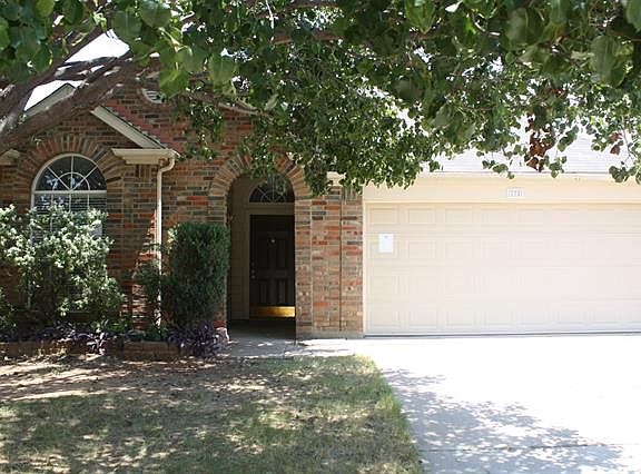 2nd image of 772 Lacey Oaks Ln