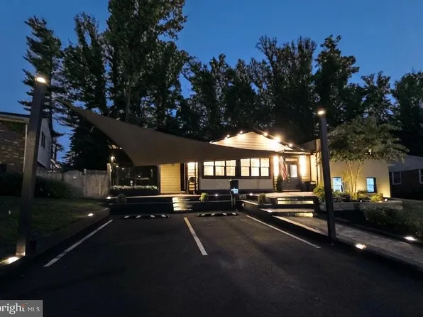 8927 Orange Hunt Ln, Annandale, VA 22003